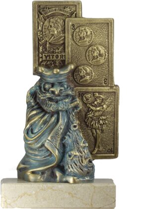 TROFEO DE CARTAS REALIZADO CON RESINA EN ORO ENVEJECIDO