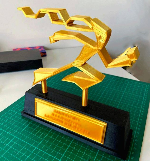 comprar trofeos 3D de carrera con diseño tridimensional personalizado